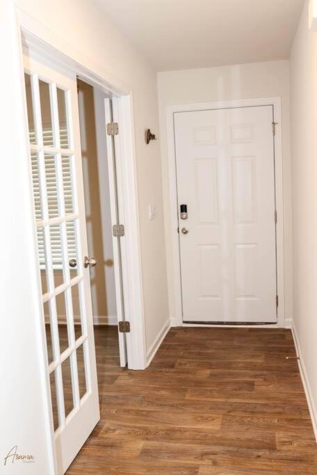Spacious 4-Bedroom House,6Beds With Office Space Charlotte Exterior photo