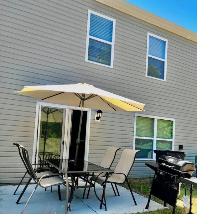 Spacious 4-Bedroom House,6Beds With Office Space Charlotte Exterior photo
