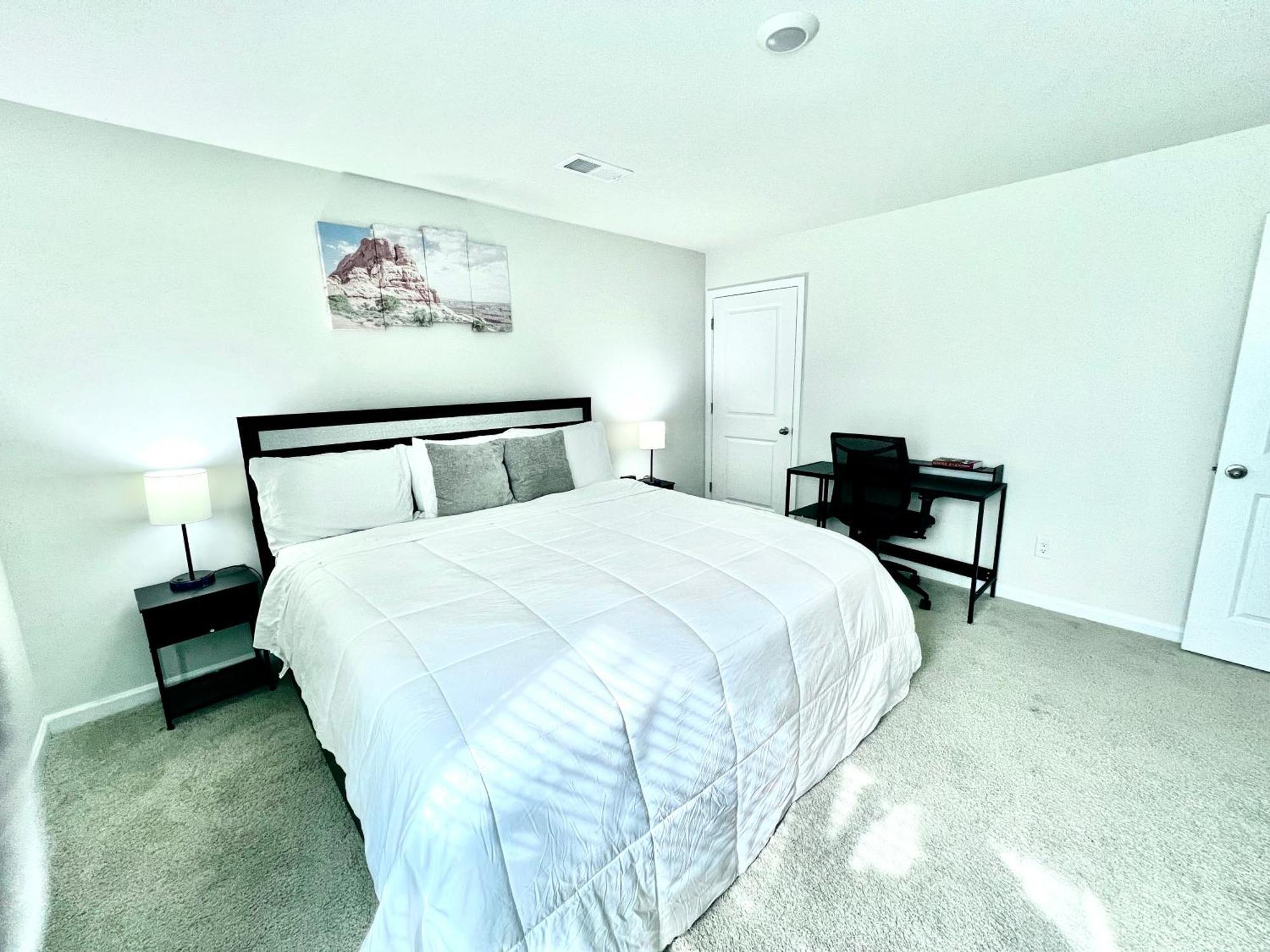 Spacious 4-Bedroom House,6Beds With Office Space Charlotte Exterior photo